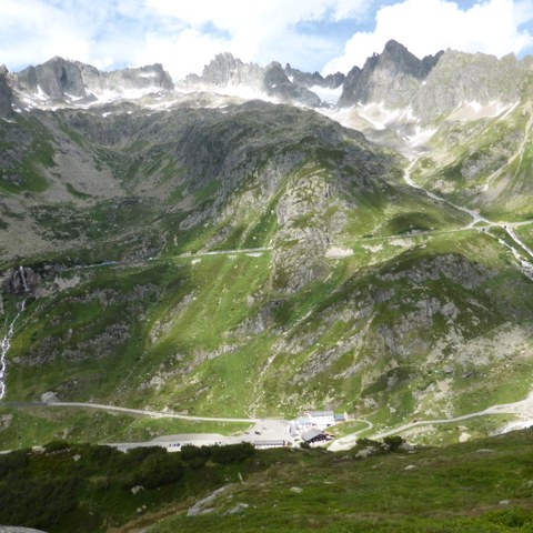 Alpin Center Sustenpass und die Steinalplodge, unsere Unterkunft. Vergrösserte Ansicht