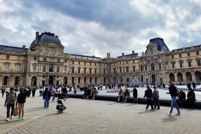 Louvre Place