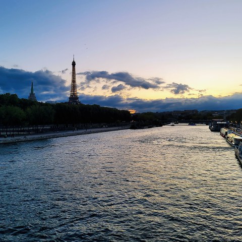La Tour Eiffel et la Seine. Vergrösserte Ansicht