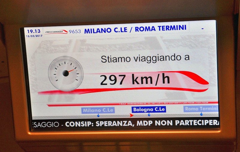Anzeigetafel der Frecciarossa: Stiamo viaggiando a 297 km/h